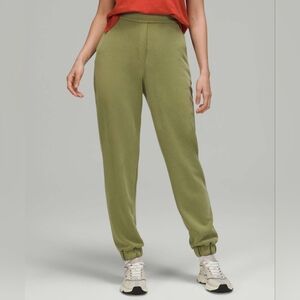 Lululemon Softstreme Relaxed High-Rise Pant Size 14 Color Bronze Green W5DP7S